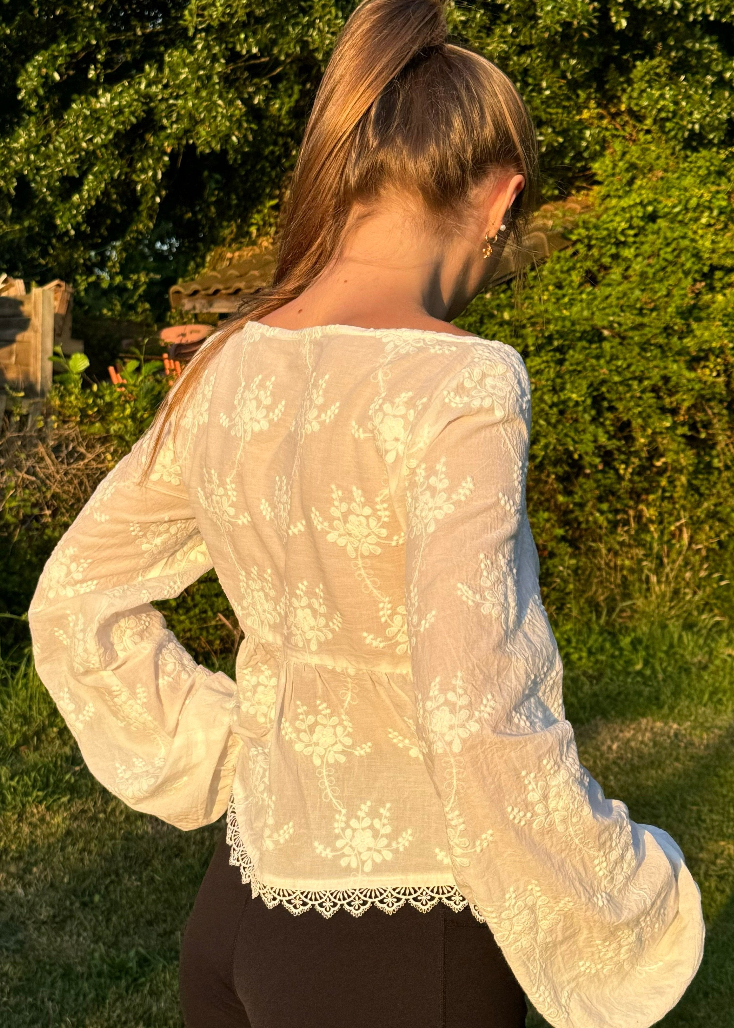 Blusa Floral Algodón Blanca Balqai