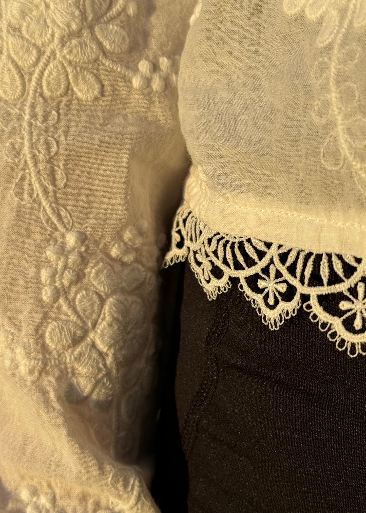 Blusa Floral Algodón Blanca Balqai